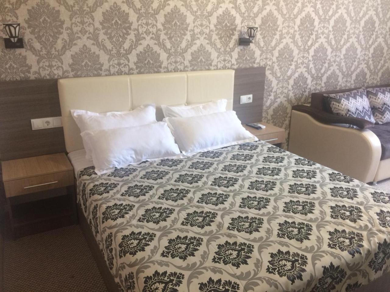 Ulpan Mini Hotel Astana Exterior foto